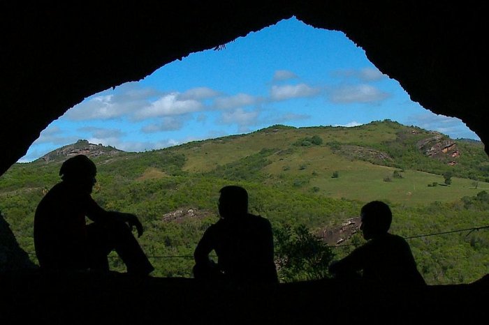 Caçapava do Sul no pampa gaúcho, esconde trilhas com grutas, pedras e cachoeiras, ao mesmo tempo que construções históricas. Veja mais. 