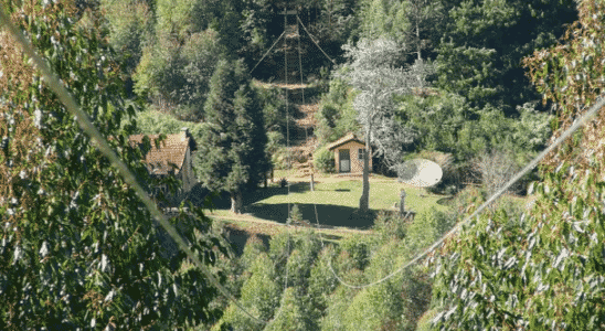 Mega tirolesa uma das atrações da Fazenda Radical em Monte Verde.