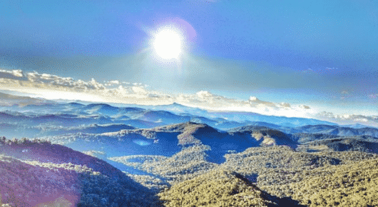 Vista espetacular da Pedra Redonda, uma das Trilhas em Monte Verde mais famosas.