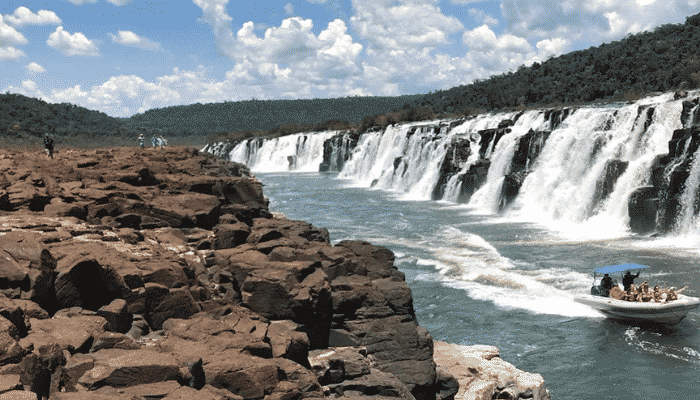 Conheça as belezas e atrações do Salto do Yacumã que fica em Derrubadas, RS, na divisa do Brasil com a Argentina.