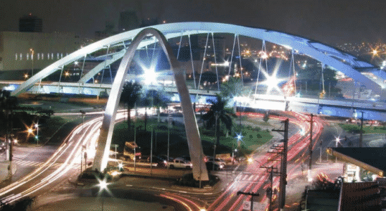 Ponte Metálica, o cartão postal da cidade de Osasco.