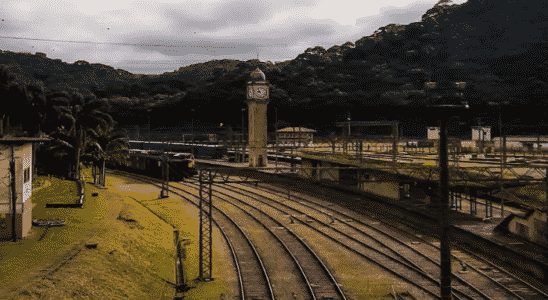 Um dos pontos turísticos bastante visitados é a Estação Ferroviária de Paranapiacaba.