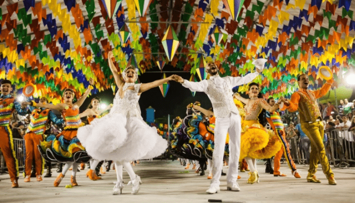 As festas juninas no nordeste são um reflexo da identidade regional brasileira, veja mais detalhes sobre as festividades.