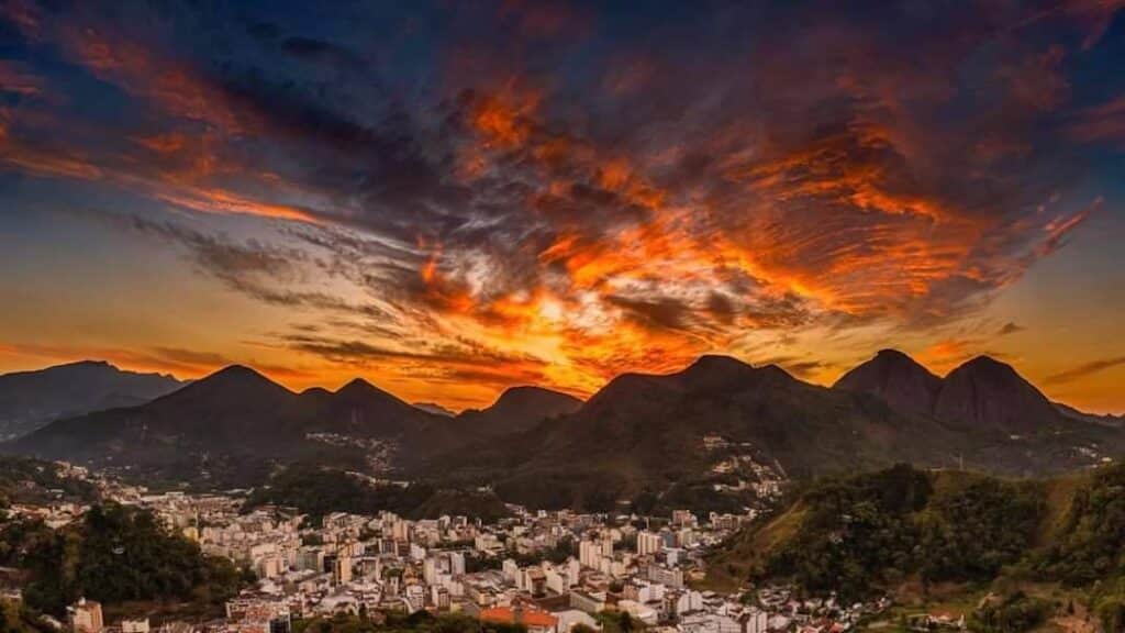 Famosa pelo clima ameno, hospitalidade, belezas naturais, esportes radicais e turismo rural, Nova Friburgo tem atrações para todos os gostos.