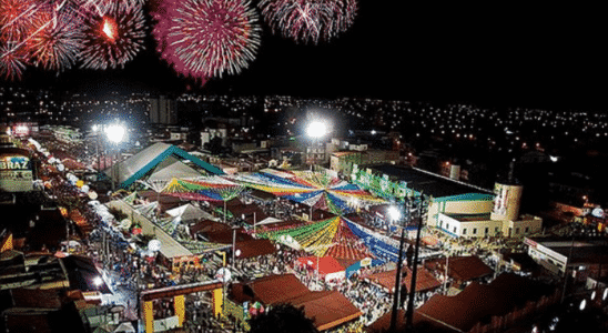Campina Grande tem a maior festa de São João do mundo e acontece no Parque do Povo.