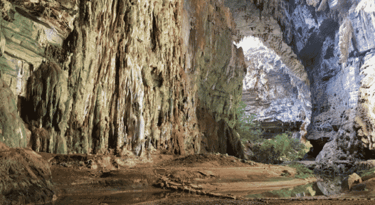 Uma das salas da Gruta do Janelão que fica no Parque Nacional Cavernas do Peruaçu, em Minas Gerais.