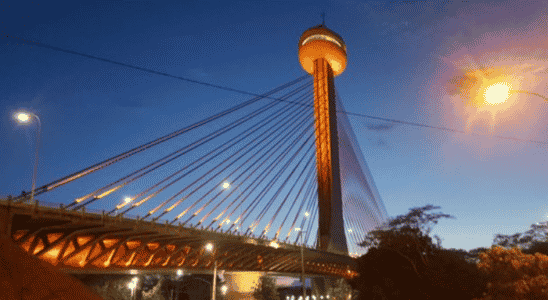 A Ponte Estaiada é um cartão postal de Teresina.