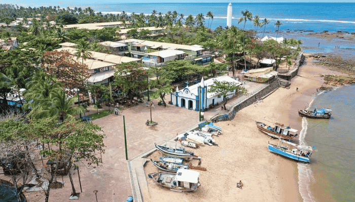 O litoral da Mata de São João é um dos mais lindos e visitados da Bahia. Confira as principais praias, lagoas e atrações famosas de lá.