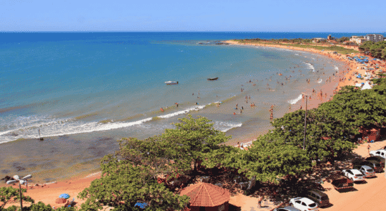 Praia dos Castelhanos, uma das mais bonitas e popular de Anchieta.