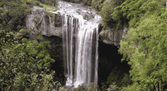 A linda Cachoeira do Parque Salto Ventoso, uma das lindas atrações naturais de Farroupilha.