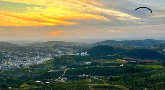 Pôr do sol do Alto da Serra Negra.