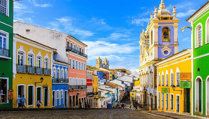 O Pelourinho é a região mais alegre e cheio de atrações, que fica no coração de Salvador, confira as melhores dicas para o seu roteiro.