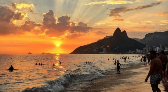 Um dos pôr do sol mais bonitos do Rio de Janeiro você verá em Ipanema.