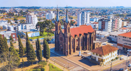 Catedral Nossa Senhora da Oliveira, um símbolo marcante de Vacaria.