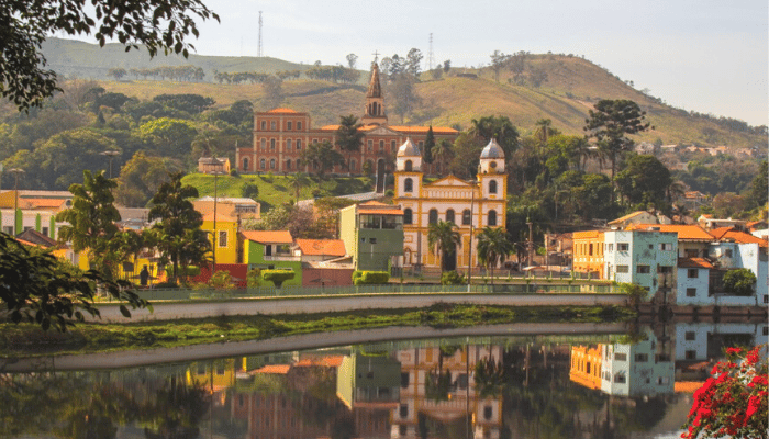 Pirapora de Bom Jesus é um destino bem religioso e de turismo de aventura, confira os detalhes e monte seu roteiro.