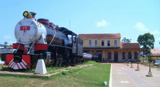 Museu Ferroviário de Porto Velho e a locomotiva Coronel Church.