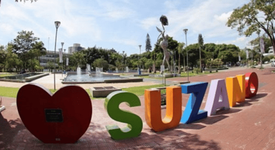 Praça das Flores em Suzano, São Paulo.