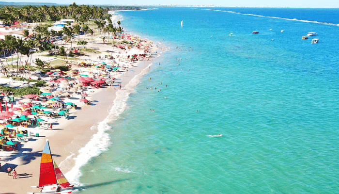 A Praia do Francês é uma das mais badaladas de Alagoas, além de linda, tem uma ótima infraestrutura de hospedagem, restaurante e comércio.