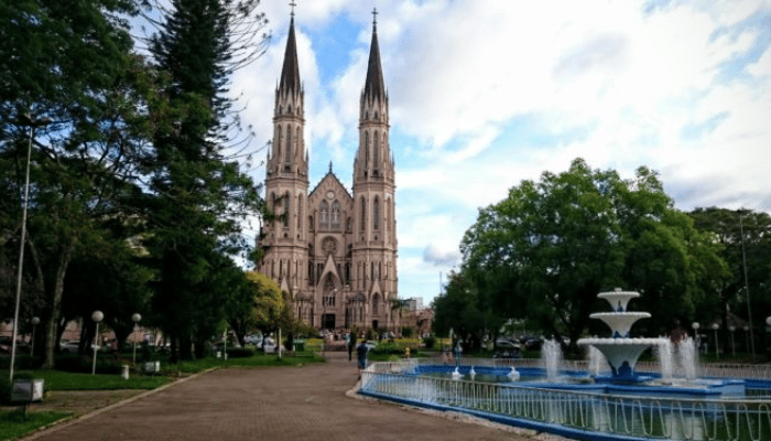 Santa Cruz do Sul é uma cidade do Rio Pardo, com belos parques e praças, bem como, atrações culturais e históricas, confira.