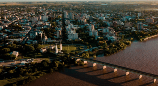 Vista da cidade de Uruguaiana e da Ponte Internacional, que faz divisa com a Argentina.