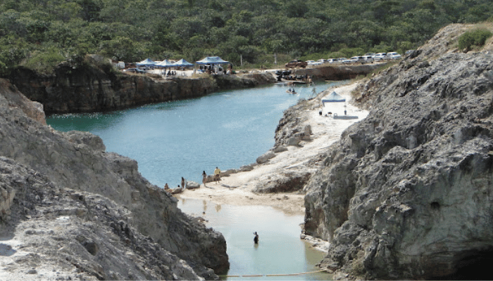 Cristalina é a cidade com maior reserva de cristais do mundo, além disso, a cidade tem belezas naturais e o povo é hospitaleiro, confira. 