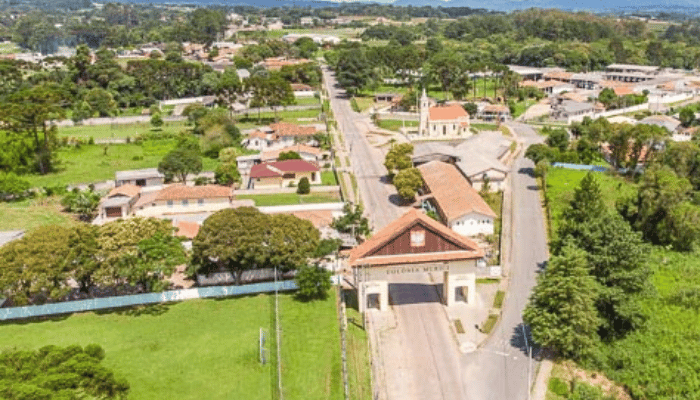 A Colônia Murici foi fundada por poloneses e hoje atrai turistas com suas belezas naturais e turismo rural (Caminho do Vinho), confira.