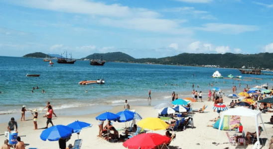 Canasvieiras é uma das praias mais baladas do litoral norte de Florianópolis.