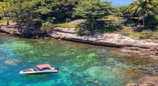 Ilha do Pelado, um paraíso de águas cristalinas.