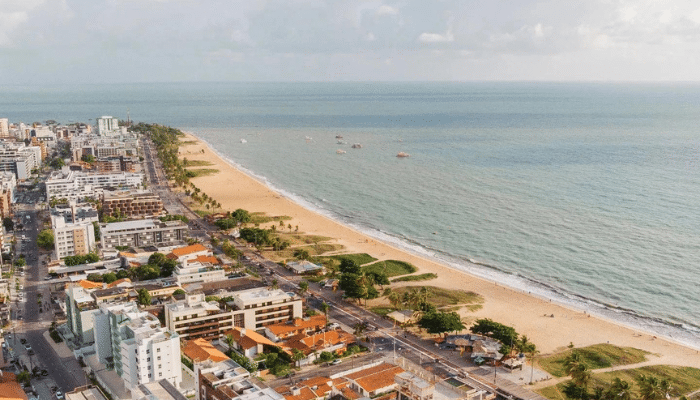 A capital da Paraíba tem muitas praias lindas e Cabo Branco é a mais procurada, descubra o porquê lendo o artigo.
