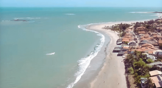 Vista da Praia do Coqueiro em São Luís Correia.