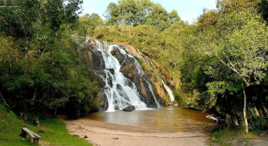 Cachoeira Vale dos Avestruz/Santa Rita uma das mais bonitas de Senador Amaral.