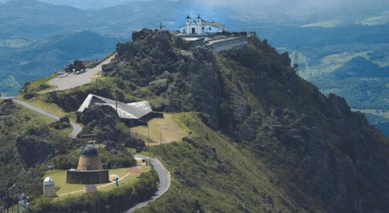 Serra da Piedade um marco histórico, religioso, paisagístico e turístico de Caeté.