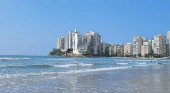 A Praia das Astúrias é mais uma linda praia urbana de Guarujá, com larga faixa de areia, mar calmo e boa infraestrutura, confira os detalhes.