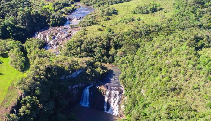 O Parque das Cachoeiras ou Vera Tormenta possui 3 belas cachoeiras, lajeados, lazer e camping, confira os detalhes e programe para conhecer