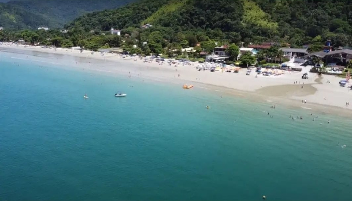 A Praia da Enseda em Ubatuba é ótima para quem gosta de infraestrutura, beleza e mar calmo, confira as dicas e programe sua estadia neste paraíso.