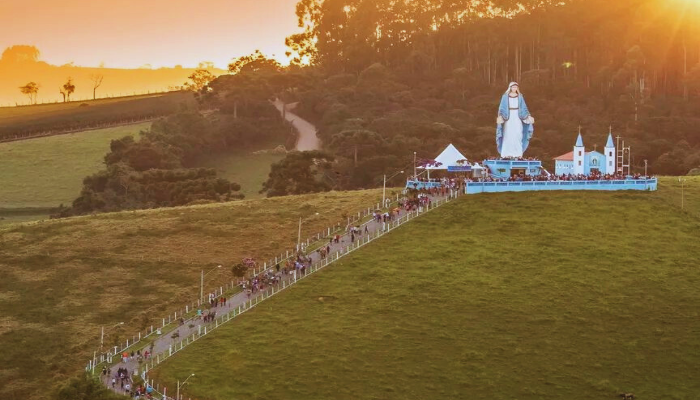 Bom Repouso fica na Serra da Mantiqueira, com lindas paisagens, boa gastronomia, religiosidade e clima agradável, confira os detalhes.