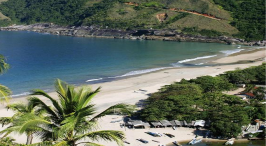 Vista para a Praia do Bonete, rio Nema e comunidade caiçara.