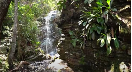 Cachoeira do Parque das Sete Passagens em Miguel Calmon.