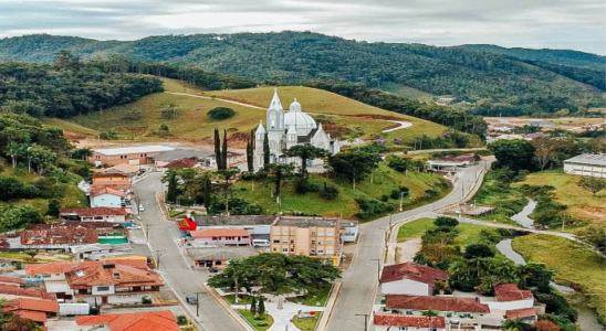 Praça e Igreja Matriz de São Pedro de Alcântara