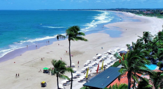 Bar da Praia em frente ao mar do Pontal do Cupe