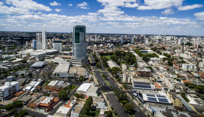 Uberlândia é uma cidade próspera com ótimo comércio, gastronomia, parques, atividades culturais e na natureza, confira.