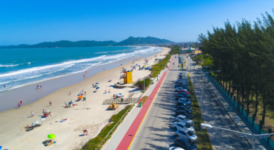 Vista logo da chegada na Praia do Mariscal.