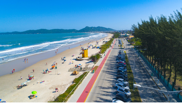 A Praia do Mariscal tem 4km de extensão,ondas boas para banho e surfe.Restaurantes na orla e muito mais, confira as dicas e onde se hospedar.