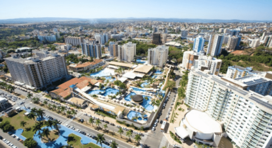 Caldas Novas é uma das cidades de Goiás que mais recebe turistas durante o ano.