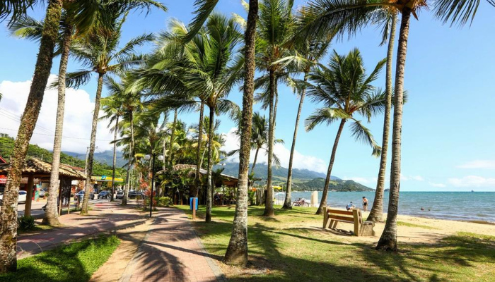 Descubra porque a Praia do Perequê é excelente para passar o dia todo ou ainda tirar alguns dias de férias para descansar.