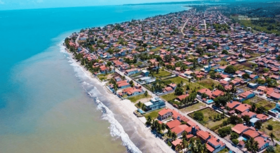Vista de cima da linda Praia Azul em Pitimbu,Paraíba