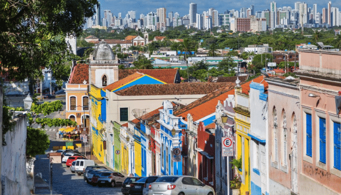 Ladeiras do Centro Histórico de Olinda em Pernambuco. As cidades históricas brasileiras são consideradas Patrimônio Cultural da Humanidade e oferecem muitas atrações aos turistas, veja quais são.